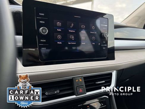 Used 2025 Volkswagen Taos SE image 23