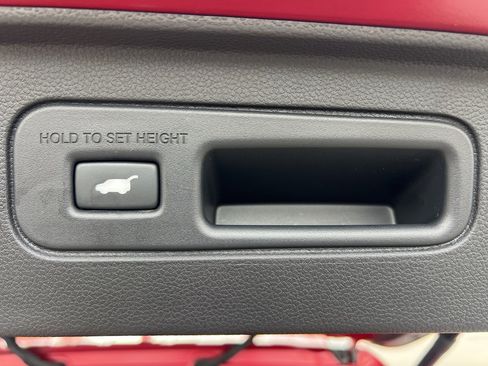 Certified 2025 Honda Pilot Touring image 37