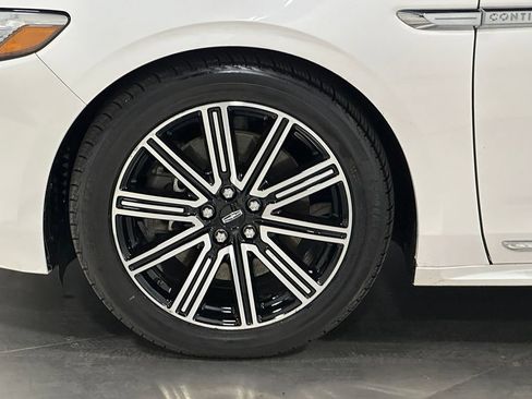 Used 2018 Lincoln Continental Reserve w/ Continental Climate Package AWD/4WD image 34
