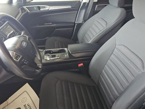 Used 2018 Ford Fusion SE w/ Fusion SE Technology Package FWD image 7