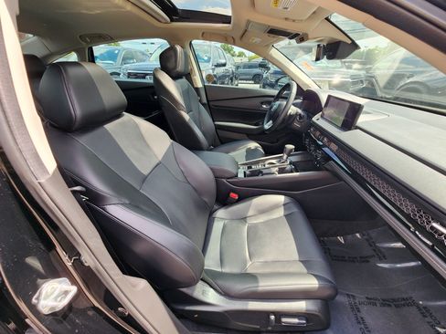 Used 2025 Honda Accord Touring image 11
