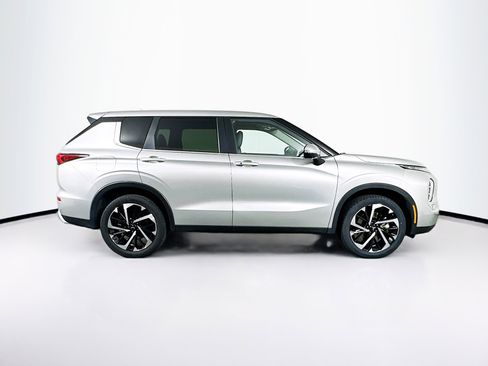 Used 2024 Mitsubishi Outlander SE AWD/4WD image 10