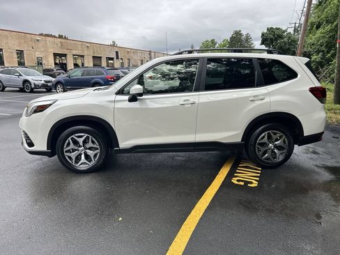 Certified 2023 Subaru Forester Premium AWD/4WD image 5