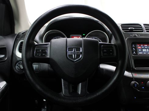 Used 2020 Dodge Journey SE FWD image 8