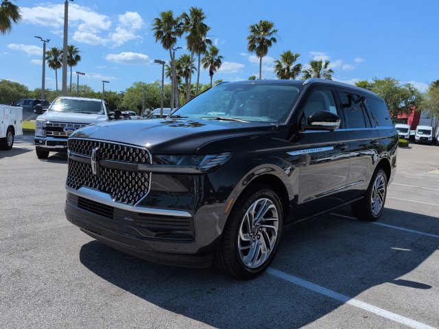 Used 2026 Lincoln Navigator Reserve AWD/4WD image 8