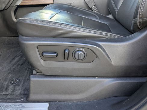 Used 2020 Chevrolet Silverado 3500 High Country w/ Technology Package image 29