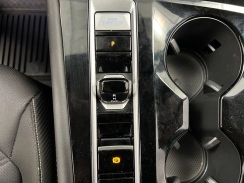 Used 2025 Volkswagen Atlas Cross Sport SE AWD/4WD image 52