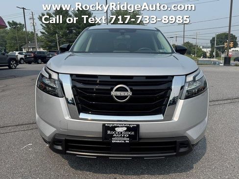 Used 2023 Nissan Pathfinder S AWD/4WD image 2