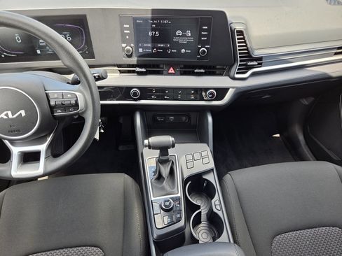 Used 2025 Kia Sportage LX FWD image 16