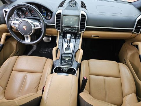 Used 2014 Porsche Cayenne Turbo image 23