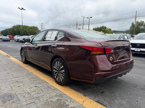 Used 2024 Nissan Altima 2.5 SV FWD image 6