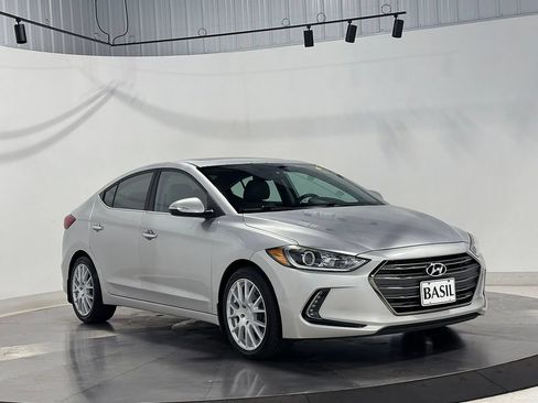 Used 2017 Hyundai Elantra Limited w/ Limited Tech Package 04 FWD image 37