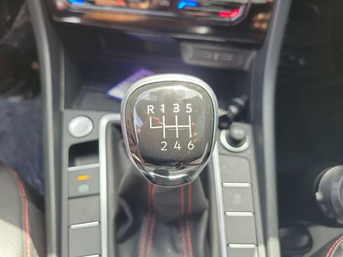 Certified 2025 Volkswagen Jetta GLI Autobahn FWD image 29