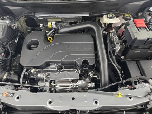 New 2026 Chevrolet Equinox RS w/ Convenience Package III FWD image 35