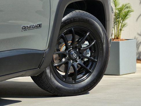 Used 2020 Jeep Renegade Latitude image 10