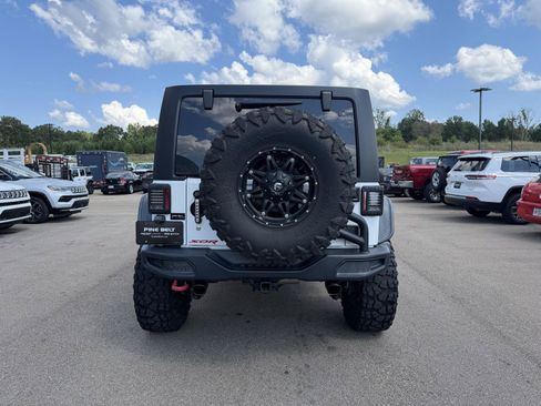 Used 2017 Jeep Wrangler Unlimited Rubicon AWD/4WD image 5