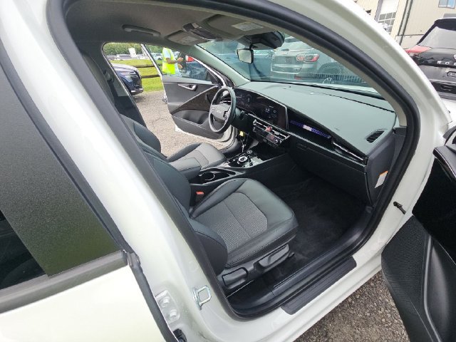 Used 2024 Kia Niro Wind w/ Wind Preserve Package FWD image 11