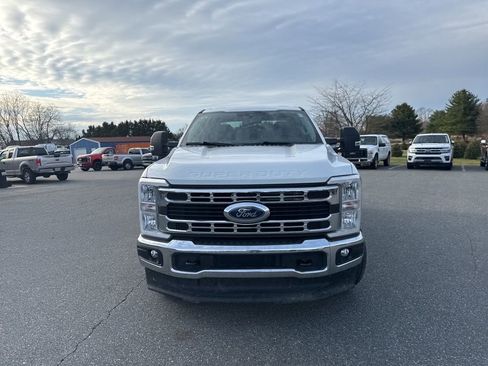 Used 2025 Ford F250 XLT image 2
