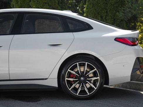 Used 2023 BMW i4 eDrive40 w/ M Sport Package RWD image 7