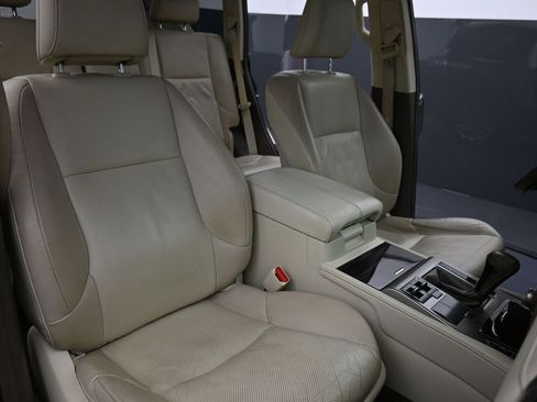 Used 2019 Lexus GX 460 Premium w/ Premium Package image 20