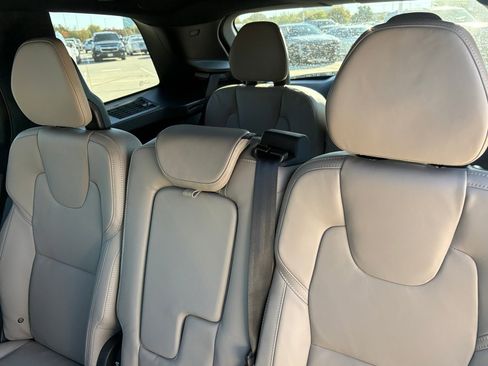 New 2026 Volvo XC90 B5 Ultra w/ Lounge Package image 19
