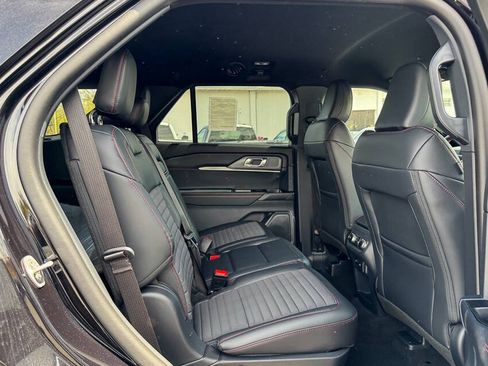 New 2026 Ford Explorer ST-Line w/ ST-Line Street Pack AWD/4WD image 15