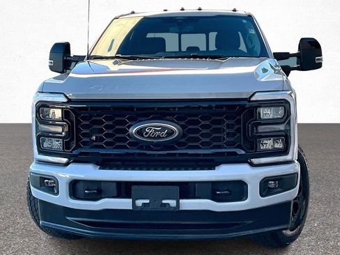 Used 2025 Ford F250 Lariat w/ Black Appearance Package image 3
