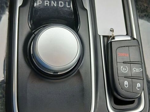 Used 2019 Chrysler 300 Limited image 28