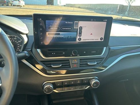 Used 2024 Nissan Altima 2.5 SR w/ SR Premium Package image 16