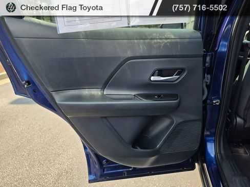 Used 2025 Nissan Kicks SV AWD/4WD image 24