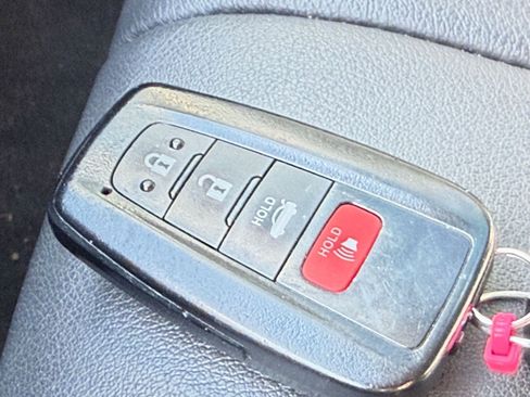 Used 2024 Toyota Camry XSE FWD image 21