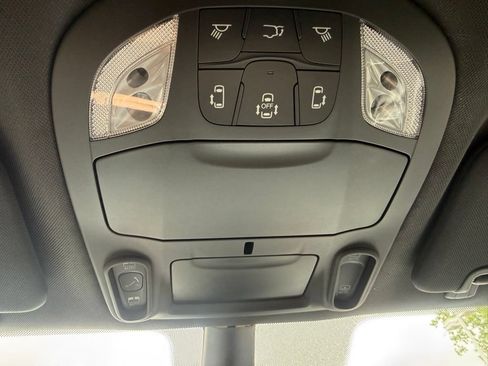 New 2027 Chrysler Pacifica Limited w/ S Appearance Package AWD/4WD image 23