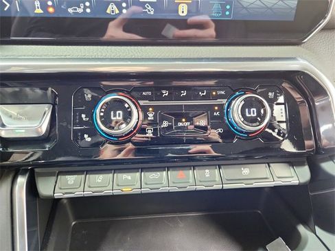 New 2026 GMC Sierra 3500 Denali w/ Denali Reserve Package image 33