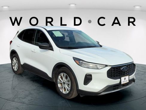 Used 2023 Ford Escape Active image 1