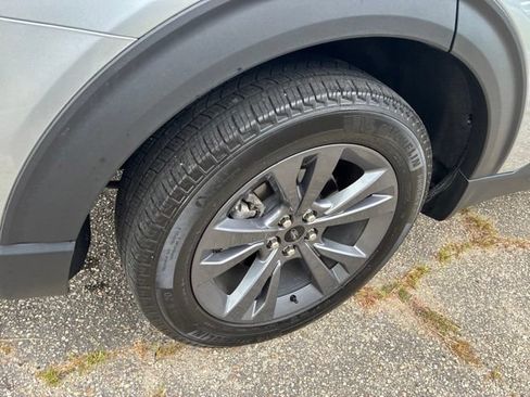 Used 2023 Ford Explorer XLT w/ Equipment Group 202A AWD/4WD image 15