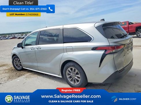 Used 2022 Toyota Sienna LE AWD/4WD image 3