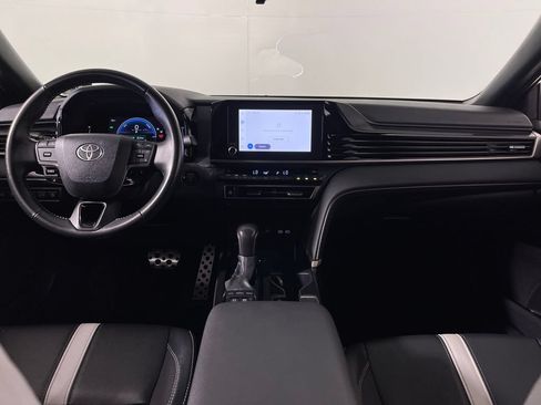 Used 2025 Toyota Camry SE FWD image 14