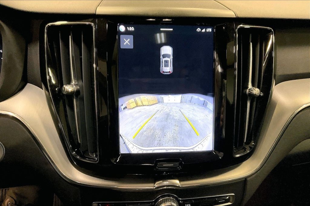 Certified 2024 Volvo XC60 B5 Core AWD/4WD image 15