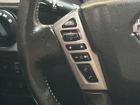 Used 2019 Nissan Titan PRO-4X w/ Pro-4x Convenience Package AWD/4WD image 15