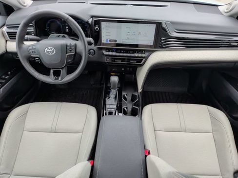 Used 2025 Toyota Camry XLE w/ Premium Plus Package FWD image 32