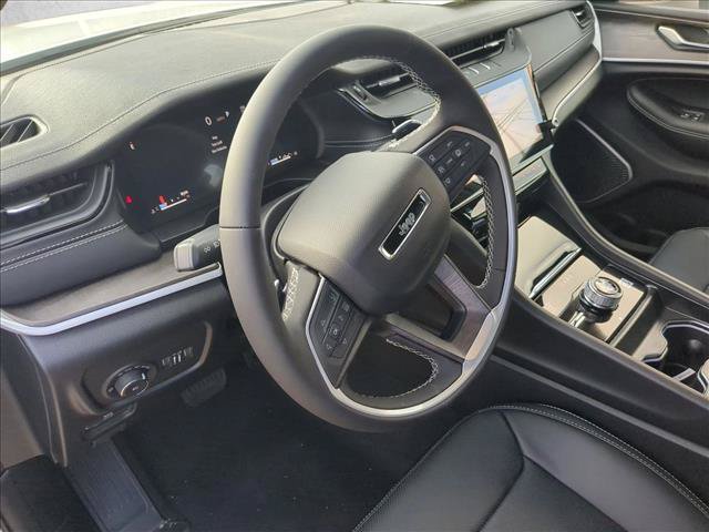 New 2026 Jeep Grand Cherokee Limited AWD/4WD image 3