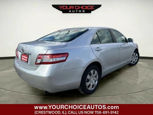 Used 2011 Toyota Camry LE FWD image 5