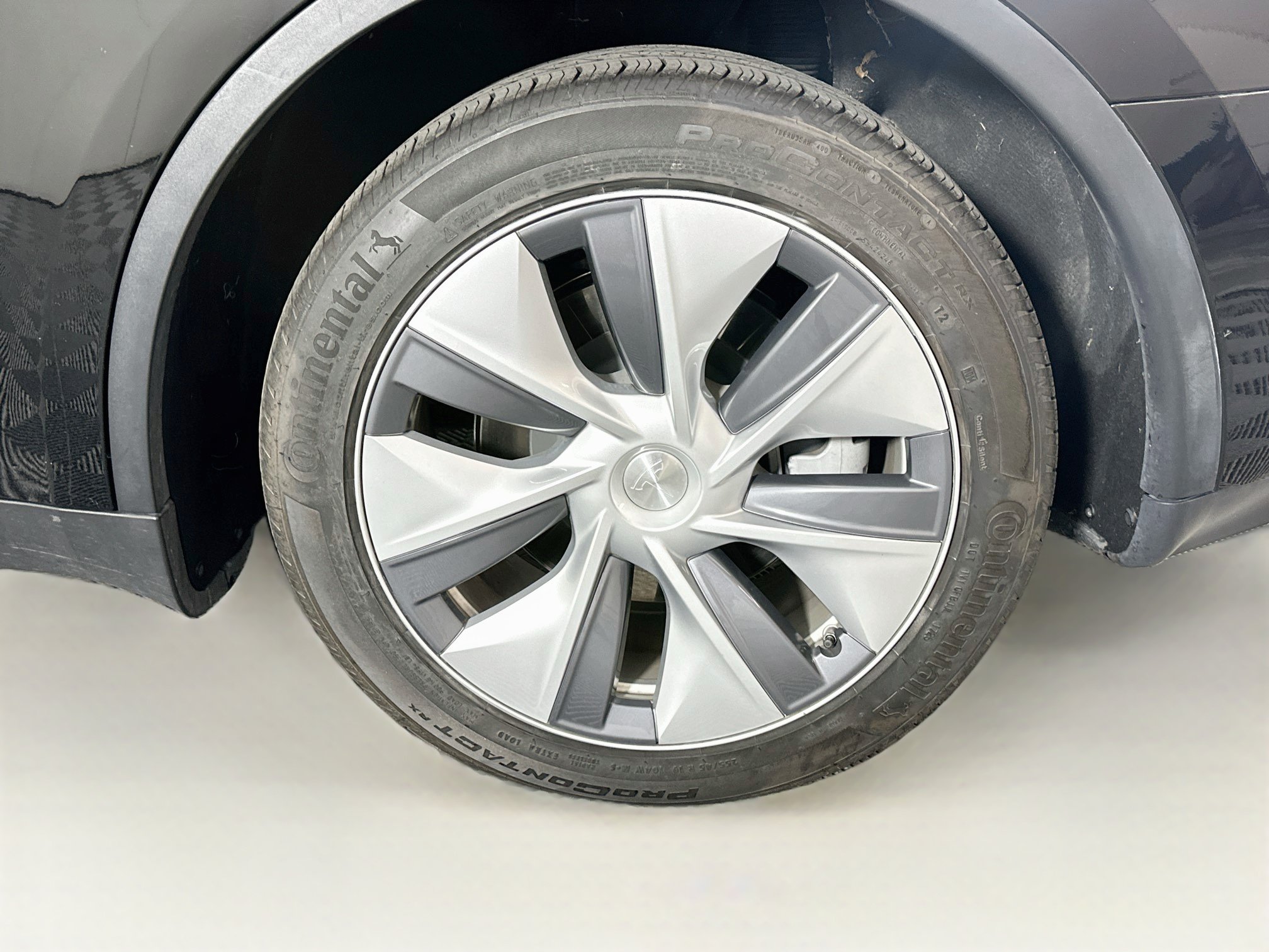 Used 2023 Tesla Model Y AWD image 11