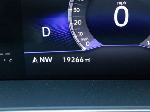 Used 2025 Volkswagen Jetta SE w/ Sunroof Package FWD image 29