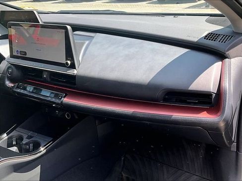 Used 2024 Toyota Prius Prime FWD image 17