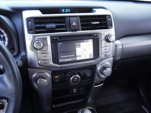 Used 2018 Toyota 4Runner SR5 Premium AWD/4WD image 22