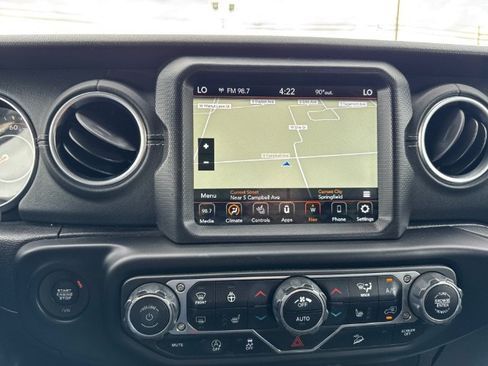 Used 2020 Jeep Wrangler Unlimited Sahara AWD/4WD image 22