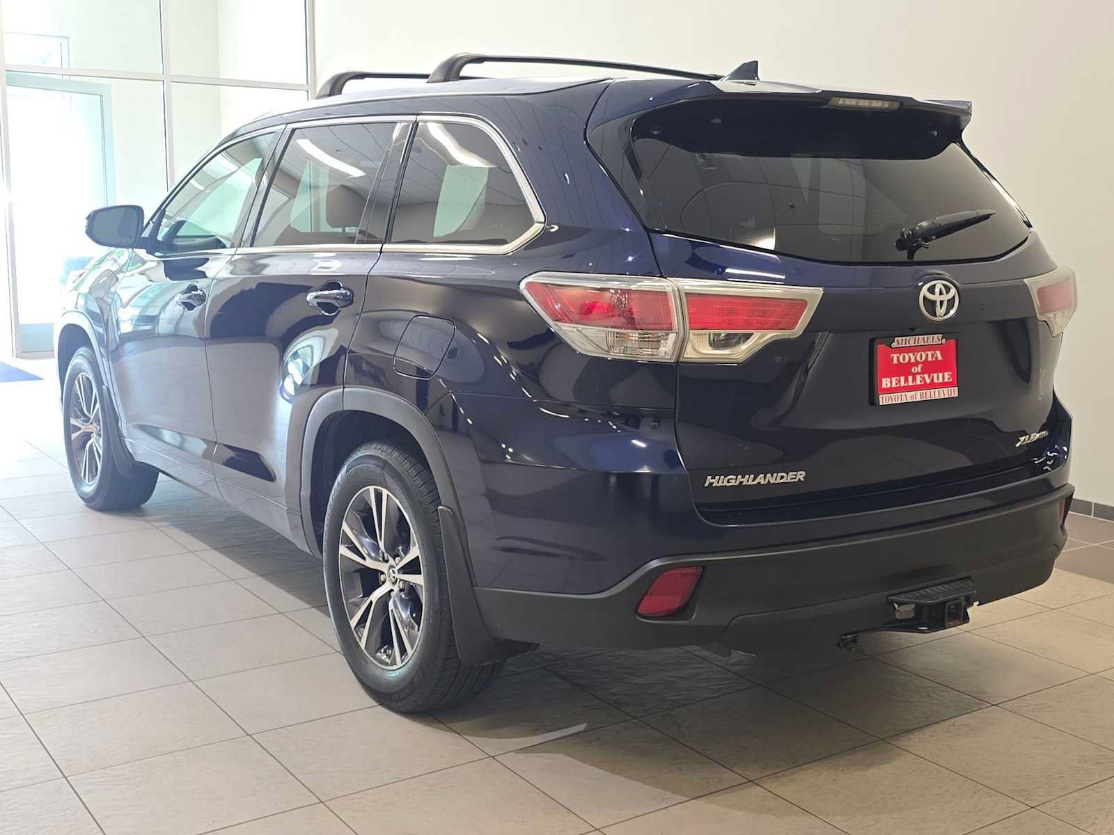 Used 2016 Toyota Highlander XLE AWD/4WD image 4