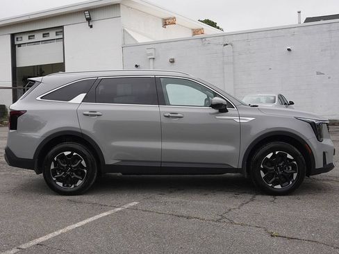 Used 2025 Kia Sorento S AWD/4WD image 18