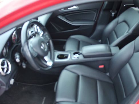Used 2020 Mercedes-Benz GLA 250 4MATIC image 14